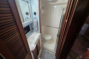 1988 Sea Ray 415 thumbnail 23