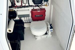 Photo 5851532 for 2015 Freeman 34VH  