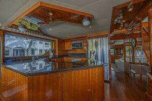 2010 Ocean Alexander 74 Motoryacht thumbnail 35