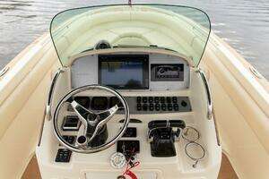2016 Chris-Craft thumbnail 18