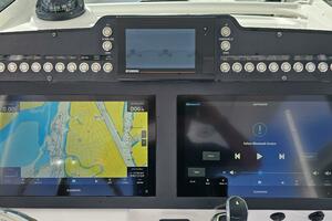 27ft Everglades Yacht For Sale