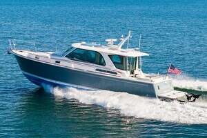2024 Sabre 43  Salon Express thumbnail 1