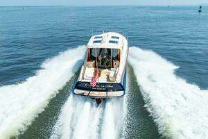 2012 Hinckley Talaria 48 thumbnail 7