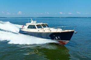 2012 Hinckley Talaria 48 thumbnail 3