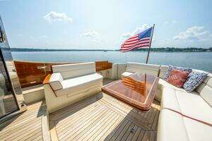 2012 Hinckley Talaria 48 thumbnail 11