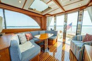 2012 Hinckley Talaria 48 thumbnail 15