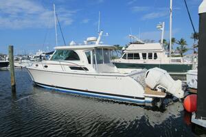 38FT (11.86M) BACK COVE Worth Avenue Yachts