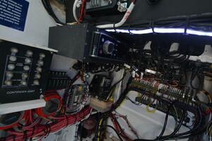 Hot Hooks 33ft Contender Yacht For Sale