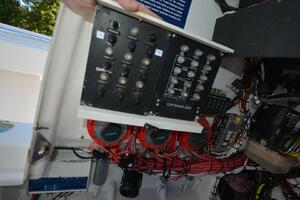 Hot Hooks 33ft Contender Yacht For Sale