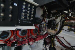 Hot Hooks 33ft Contender Yacht For Sale