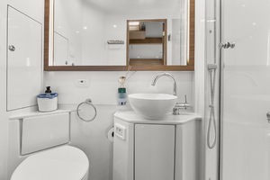 54ft Aquila Yacht For Sale