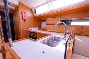 Coopers 52ft Jeanneau Yacht For Sale