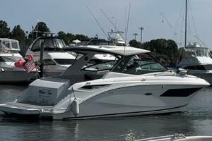 32ft Sea Ray Yacht For Sale