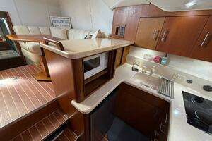 2001 Ocean Yachts 40 Express Bridge thumbnail 14