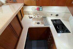 2001 Ocean Yachts 40 Express Bridge thumbnail 13