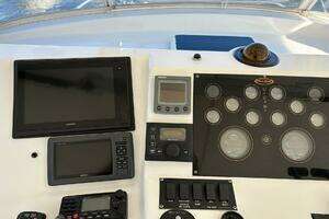 2001 Ocean Yachts 40 Express Bridge thumbnail 4
