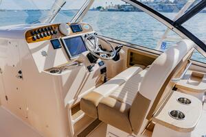 33ft Grady White Yacht For Sale