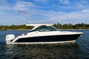 2022 Tiara Yachts 34 LX Yacht For Sale in Jupiter FL