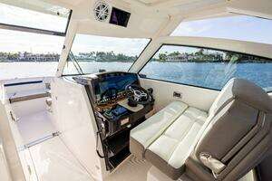  2022 Tiara Yachts 34 LX Yacht For Sale in Jupiter FL