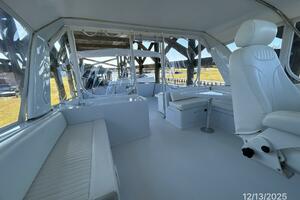 60' Jefferson flybridge aft1