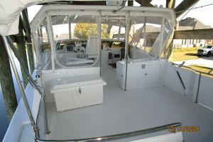 60' Jefferson flybridge forward2