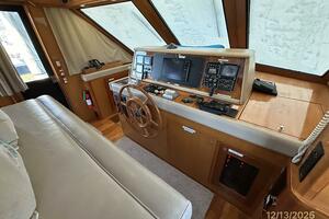 60' Jefferson pilothouse helm1