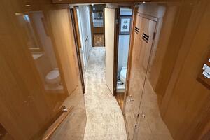 60' Jefferson companionway aft