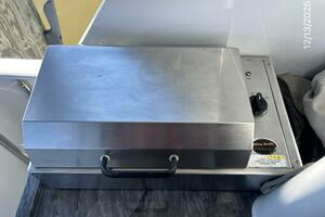 60' Jefferson aftdeck BBQ grill