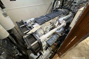 60' Jefferson starboard main engine