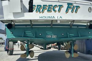 60' Jefferson hull bottom aft