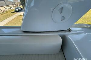 60' Jefferson flybridge Radar arch hinge