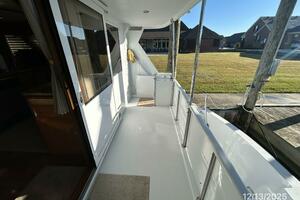 60' Jefferson aftdeck starboard