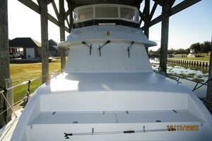 60' Jefferson foredeck aft
