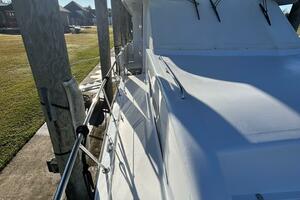 60' Jefferson starboard side deck2