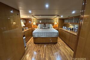 60' Jefferson master stateroom