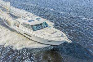 2015 Riviera 565 SUV thumbnail 25