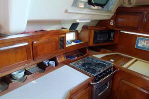 JerSea Girl  42ft Hunter Yacht For Sale