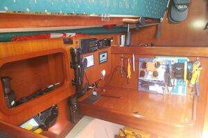 1997 Beneteau Oceanis thumbnail 9