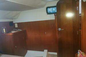 1997 Beneteau Oceanis thumbnail 18