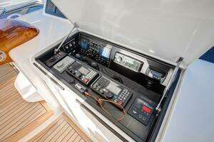 2016 Viking 52 Sport Tower thumbnail 23