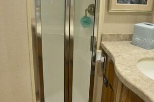 Viking 52 ONE MORE - Master Ensuite Head