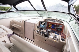 1998 Sea Ray 330 Express thumbnail 5