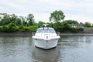 1998 Sea Ray 330 Express thumbnail 11
