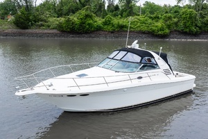 1998 Sea Ray 330 Express thumbnail 2