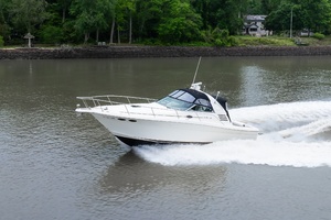 33ft Sea Ray Yacht For Sale
