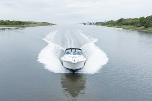 1998 Sea Ray 330 Express thumbnail 13