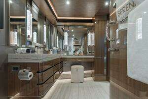 2018 Westport Raised Pilothouse thumbnail 19