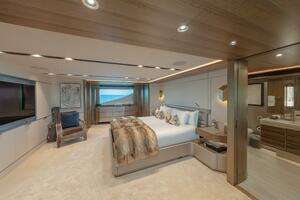 2018 Westport Raised Pilothouse thumbnail 17