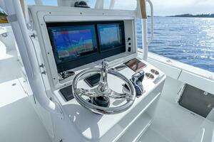 2014 Yellowfin thumbnail 25
