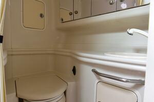 2006 Sea Ray 320 Sundancer thumbnail 24